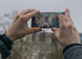 Abstand halten: Die Kundgebung der IG Metall entfällt in diesem Jahr. Foto: pixabay
