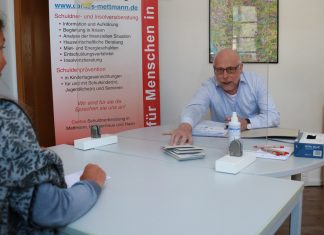 Fachdienstleiter Heinrich Beyll bietet Unterstützung. Foto: Caritas