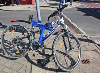 An dem Mountainbike des Jugendlichen brachen Teile des Rahmens ab. Foto: Polizei