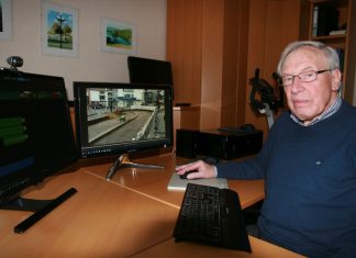 Helmut Hinterthür hat viele Filme über die Stadt und den Kreis Mettmann gedreht. Archivfoto: Kreisstadt Mettmann