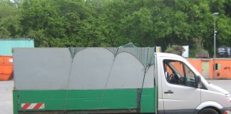Mehr als eine Tonne zu viel brachte der Transporter auf die Waage. Foto: Polizei