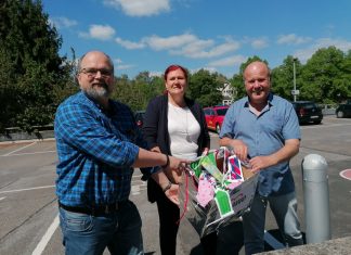 Stellv. Schuldezernent Mike Flohr, Conny Weimer, Leiterin der Senioren-Begegnungsstätte und AWO-Vorsitzender Peter Zwilling. Foto: Stadt Wülfrath