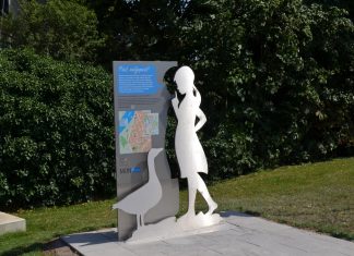 Kunst vor dem Deusser Haus in Monheim am Rhein. Foto: Kreis Mettmann