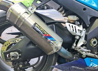 Das Motorrad des Velberters wurde bei dem Sturz beschädigt, der Mann selbst blieb unverletzt. Foto: Polizei