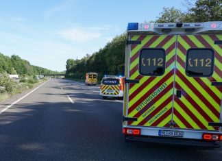 Der Unfall ereignete sich auf der A3 in Höhe der Autobahnraststätte Hösel. Foto: Feuerwehr Ratingen