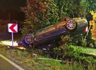 Der Wagen des Krefelders überschlug sich bei dem Unfall. Foto: Polizei