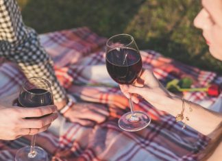Corona-Lockerungen: Picknicken ist unter bestimmten Voraussetzungen wieder erlaubt - Grillen bleibt jedoch untersagt. Foto: pixabay