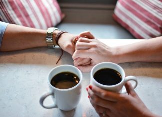 Das Trauer-Café bietet eine Möglichkeit für einen Austausch. Foto: pixabay
