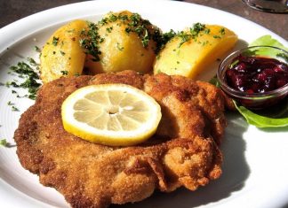 Unter anderem Schnitzel und Bratkartoffeln stehen auf dem Speisenplan. Foto: pixabay