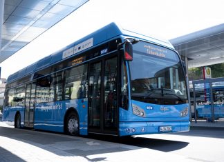 Einer der Wasserstoffbusse der WSW im Liniendienst. Foto: Stefan Tesche-Hasenbach