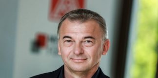 Hakan Civelek, Geschäftsführer der IG Metall Velbert, übt Kritik an der Knorr-Bremse-Schließung in Wülfrath. Foto: IG Metall Velbert