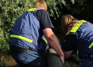 Die Anger wurde an der Unfallstelle umgepumpt. Foto: Daniel Claus/ THW Ratingen