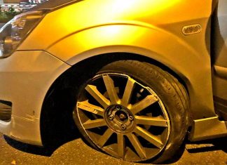 Die an dem Auto des Düsseldorfers entstandenen Schäden schätzt die Polizei auf rund 1.000 Euro. Foto: Polizei