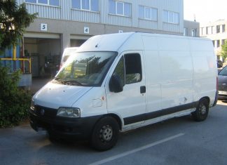Diesen Transporter hat ein Motorradpolizist gestoppt. Foto: Polizei