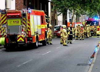Die Feuerwehr im Einsatz an der Mülheimer Straße in Ratingen-Mitte. Foto: Feuerwehr Ratingen