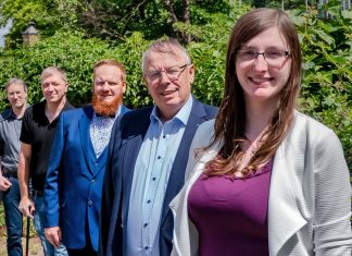 Die Kandidaten der Piraten-Partei für Velbert (v.r.): Sarah Kipper, Helmut Stiegelmeier, Thomas Küppers, Michael Günther und Martin Schwarz. Foto: privat