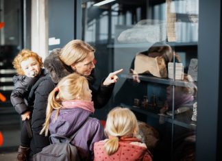 Führungen durch die Ausstellung werden wieder angeboten. Bild: Copyright: Ruhr Museum / Foto: Andrea Kiesendahl