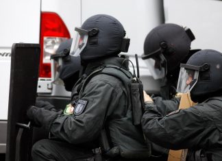 Spezialeinheiten der Polizei waren im Stadtgebiet im Einsatz. Symbolfoto: Polizei