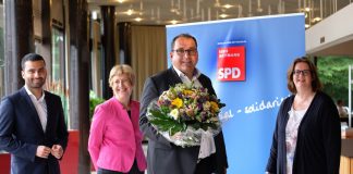 Shamail Arshad aus Velbert, stellvertretender Kreisvorsitzender; Elisabeth Müller-Witt MdL aus Ratingen und Kerstin Griese MdB mit Landratskandidat Jens Geyer aus Monheim (2. v.r.). Foto: SPD Kreis Mettmann