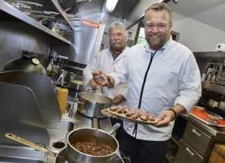 Mit Ideen durch die Krise: Walter und Sascha Stemberg verfolgen mit ihrem Haus Stemberg ein zukunftsweisendes Konzept. Archivfoto: Mathias Kehren