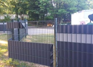 Vandalismus: Unter anderem der Sichtschutz wurde beschädigt. Foto: Stadt Wülfrath