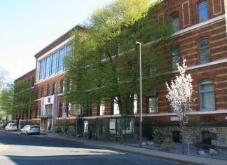 Das Mettmanner Rathaus an der Neanderstraße. Foto: Kreisstadt Mettmann/Archiv