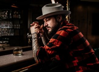 Jack McBannon tritt im Rahmen des "Fresh Air Club" der WüRG auf. Fotorechte: Künstler