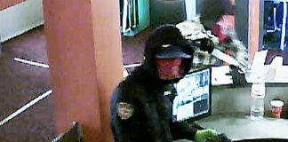 Die Polizei sucht nach zwei Männern, die am Donnerstag, 18. Juni, eine Spielhalle überfallen haben. Foto: Polizei