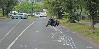 Die Unfallstelle auf der Friedrich-Ebert-Straße. Foto: Polizei