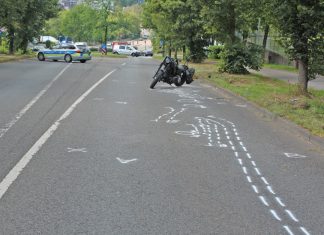 Die Unfallstelle auf der Friedrich-Ebert-Straße. Foto: Polizei