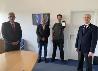 Landrat Thomas Hendele, Laborleiter Dr. Roland Geisel, IT-Leiter Andreas Buchwald, Kreisgesundheitsamtsleiter Dr. Rudolf Lange. Foto: Kreis ME