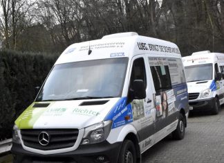 Zwei Bürgerbusse stehen bereit. Foto: Bürgerbusverein/Archiv
