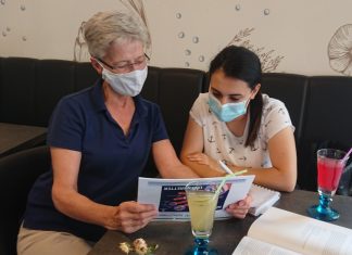 Doris Rott und Dima "arbeiten" in Erkrath zusammen. Foto: Kreis ME