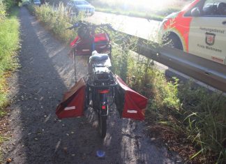 Die Erkratherin streifte die Satteltasche des Haaner Radfahrers und stürzte. Foto: Polizei