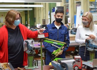 Kerstin Griese mit Ahmad Badawi und Waltraud Reindl. Foto: Büro Griese