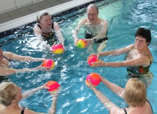 Beim Aquafitness können Teilnehmende ihr Herz-Kreislauf-System in Schwung bringen. Foto: IfG