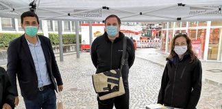 Rainer Matheisen und Oliver Neumann mit Andrea Metz. Foto: Thomas Sterz