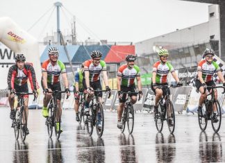 Die Rennradfahrer bei der Zieleinfahrt am Nürburgring im vergangenen Jahr. Foto: Privat