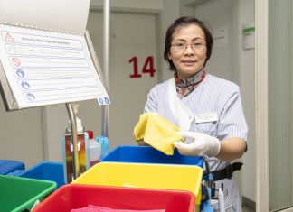 Für die Reinigungskräfte des Helios-Klinikums ist die Coronavirus-Pandemie eine Herausforderung. Foto: Helios