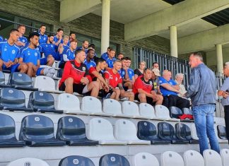 Nach der Begrüßung im neuen Stadion ging es für die erste Mannschaft der SSVg zum Training auf den Platz. Foto: SSVg
