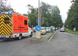 An der Kreuzung Zum Schwarzebruch / Mülheimer Straße kam es zu dem Crash. Foto: Polizei