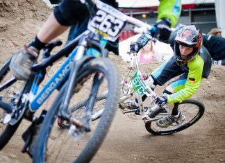 Geschicklichkeit ist gefragt auf dem neuen Dirt-Bike-Parcours in Hösel. Die tolle Anlage kann jetzt genutzt werden. Foto: Maik Grabosch