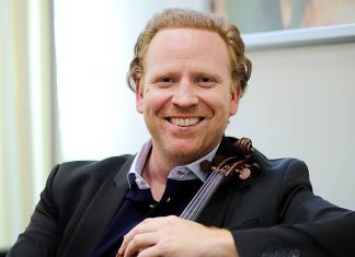 Der Geiger Daniel Hope gastiert in Essen. Foto: Sven Lorenz