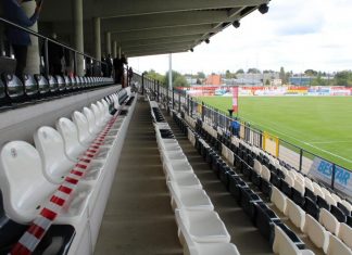 Wegen der aktuellen Hygienevorschriften müssen die allermeisten Plätze im neuen Velberter Stadion bei den Spielen leer bleiben. Foto: Hans-Joachim Kling