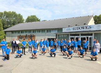 31 junge Menschen begannen ihre Ausbildung bei Lhoist Germany und wurden u. a. von Geschäftsführer Dr. Philipp Niemann (2.Reihe, 3. von links) begrüßt. Foto: Lhoist