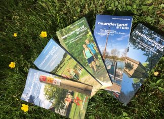 Die neuen Flyer liegen aus oder können im Internet heruntergeladen werden. Foto: Kreis Mettmann