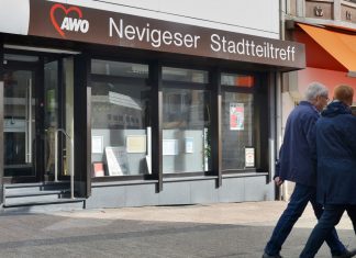 Das Team des AWO-Stadtteiltreffs Neviges informiert. Archivfoto: Mathias Kehren