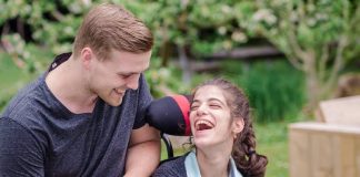 Ein Freiwilliges Soziales Jahr in den WFB Werkstätten des Kreises ist für beide Seiten eine Bereicherung im täglichen Miteinander. Foto: WFB-Werkstätten