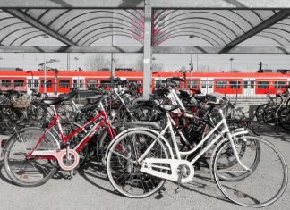 Nutzerinnen und Nutzer von Bike-and-Ride und Park-and-Ride wird der VRR befragen. Foto: pixabay