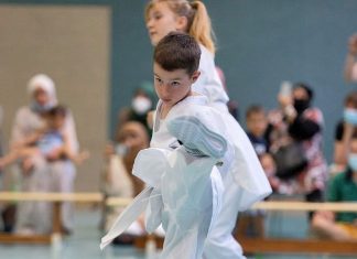 Koordination und Beintechnik waren bei der Gürtel-Prüfung gefragt. Foto: Taekwondo Club Heiligenhaus